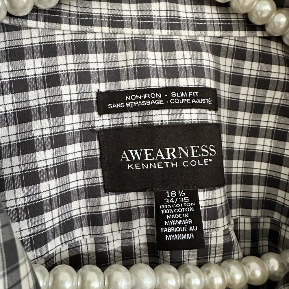 2 Men Button Down Shirts - Picture 9 of 13